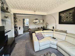 Living Room/ Diner- click for photo gallery